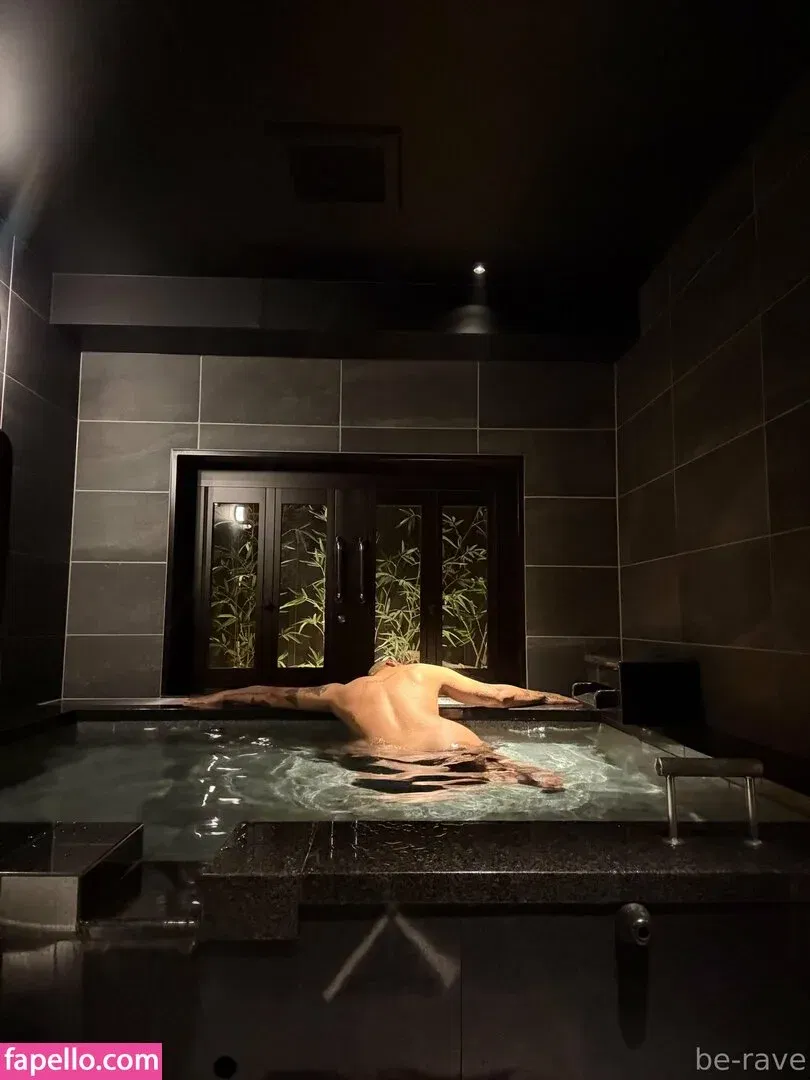 be-rave Onlyfans Photo Gallery 