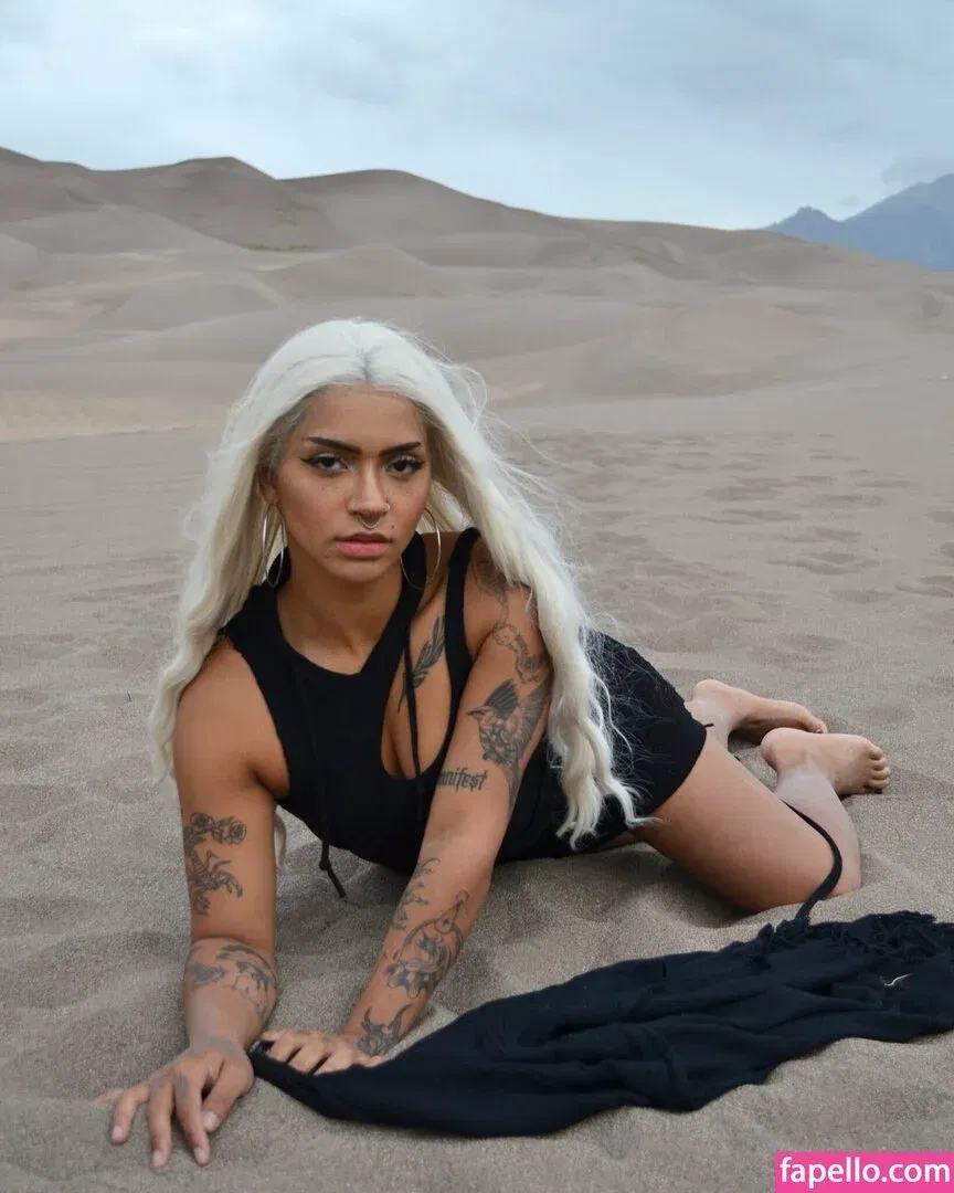 be-rave Onlyfans Photo Gallery 