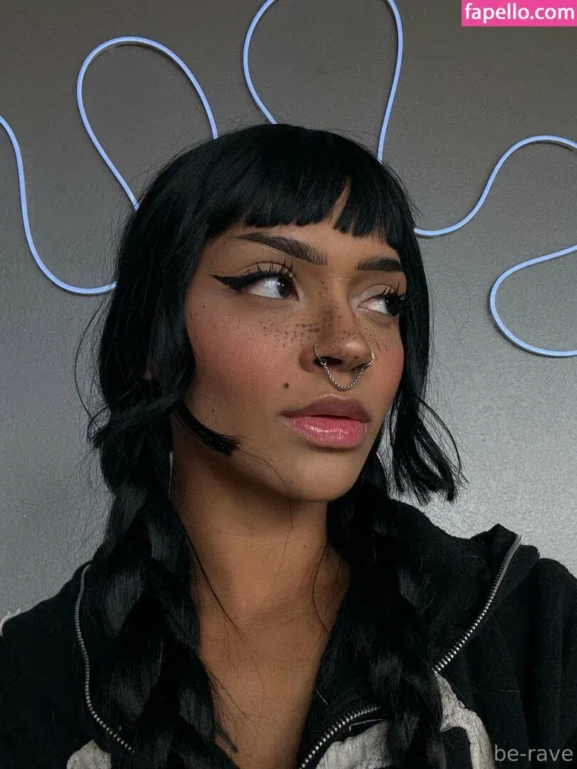 be-rave Onlyfans Photo Gallery 