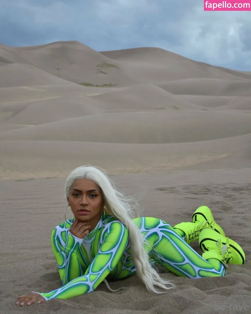 be-rave Onlyfans Photo Gallery 