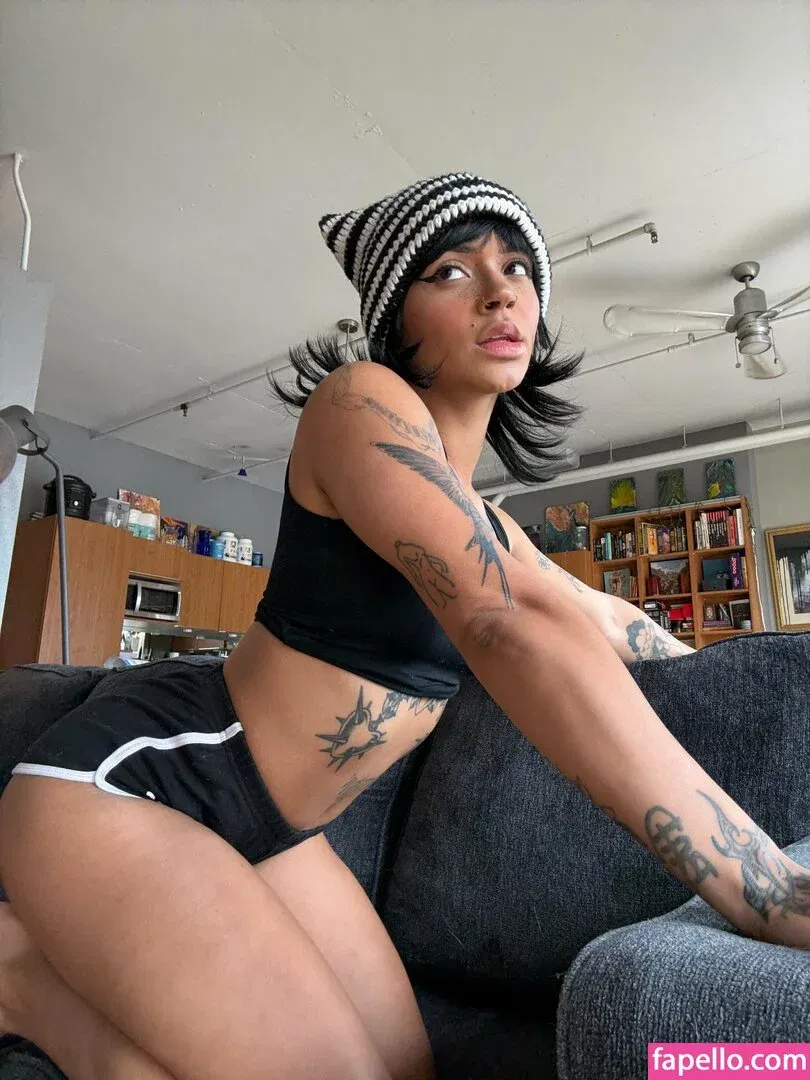 be-rave Onlyfans Photo Gallery 