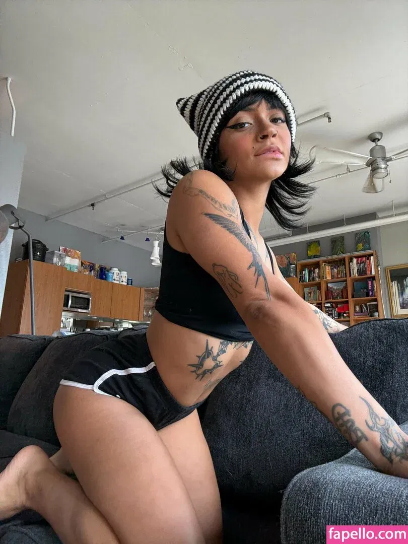 be-rave Onlyfans Photo Gallery 