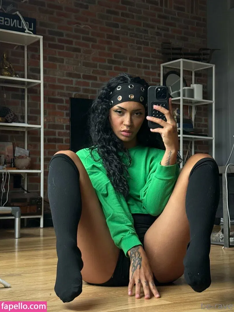 be-rave Onlyfans Photo Gallery 