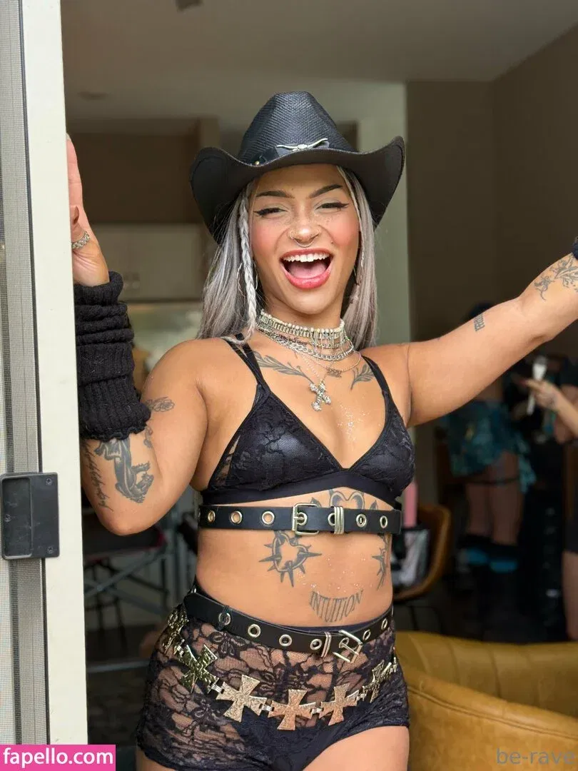 be-rave Onlyfans Photo Gallery 