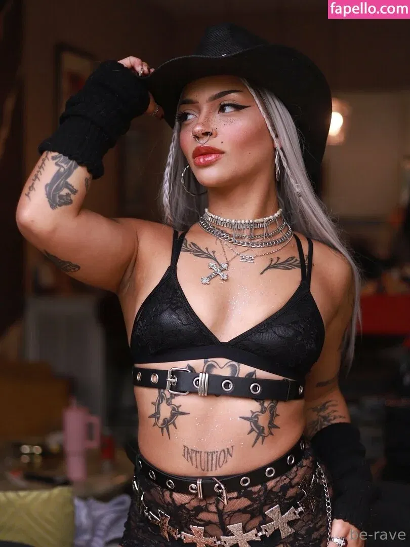 be-rave Onlyfans Photo Gallery 