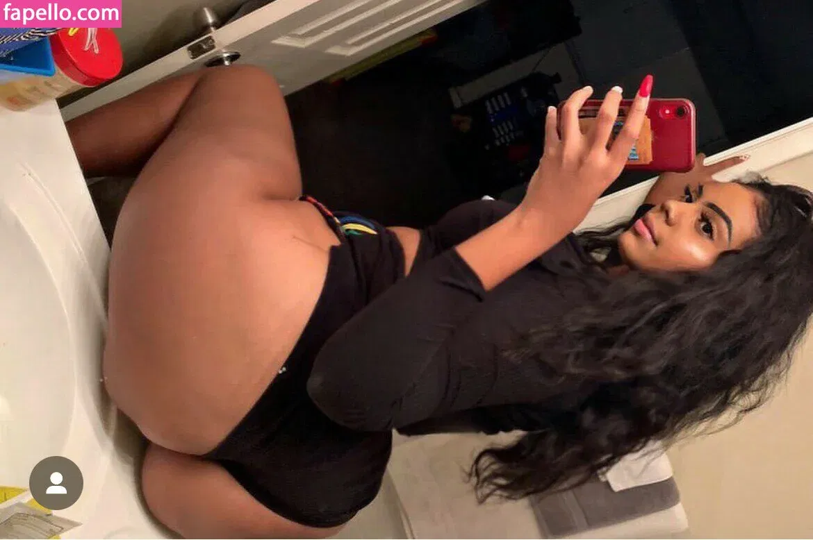 urtr8sh Onlyfans Photo Gallery 