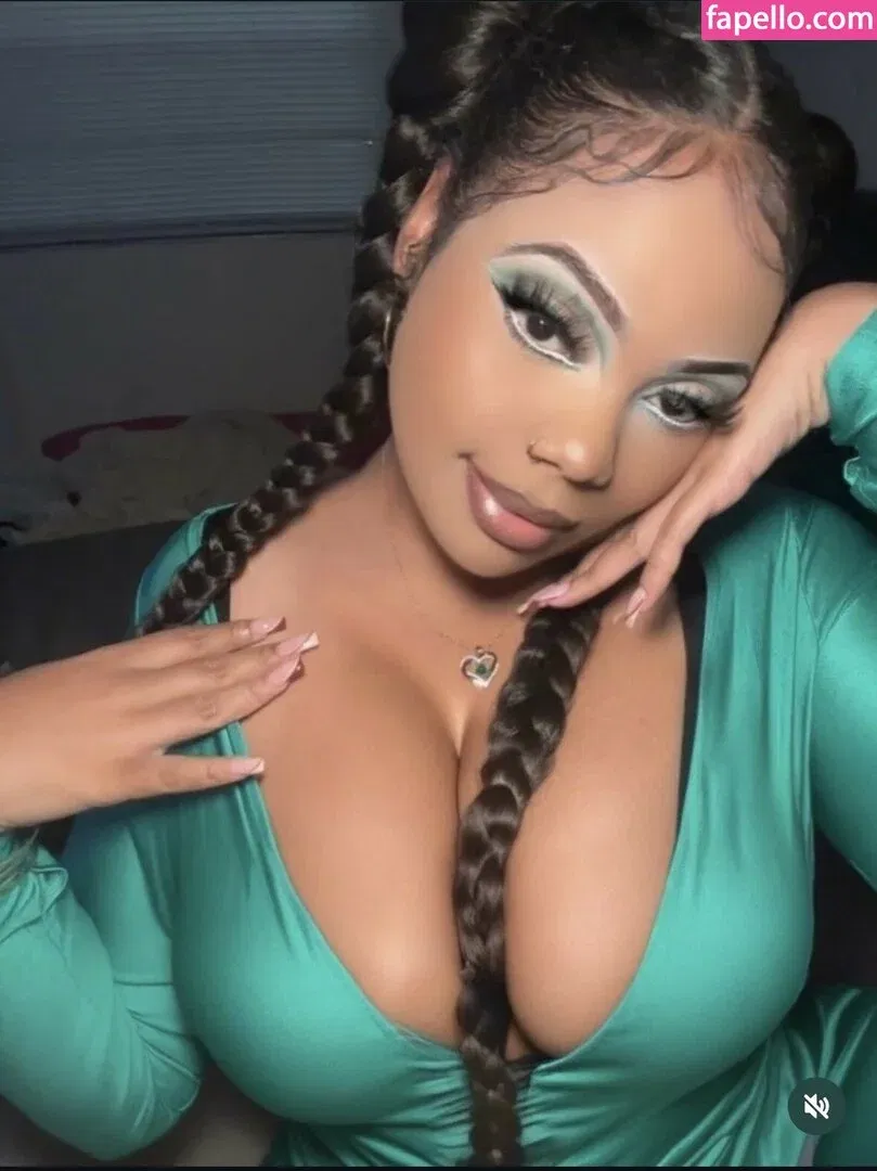 urtr8sh Onlyfans Photo Gallery 