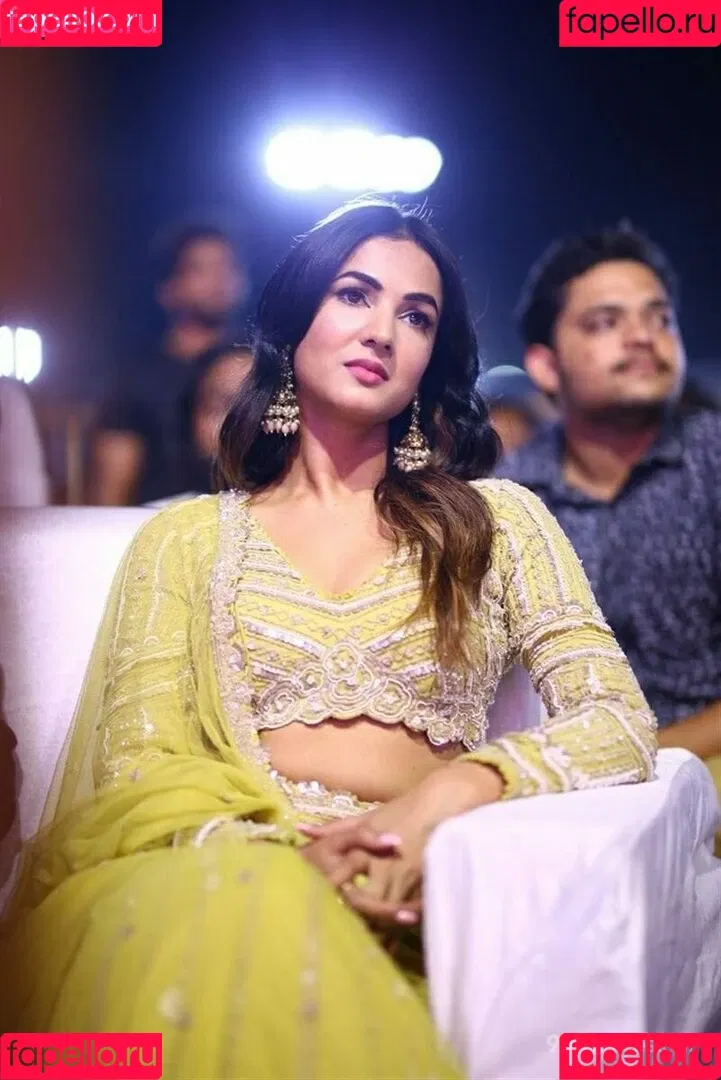 Sonal Chauhan Onlyfans Photo Gallery 