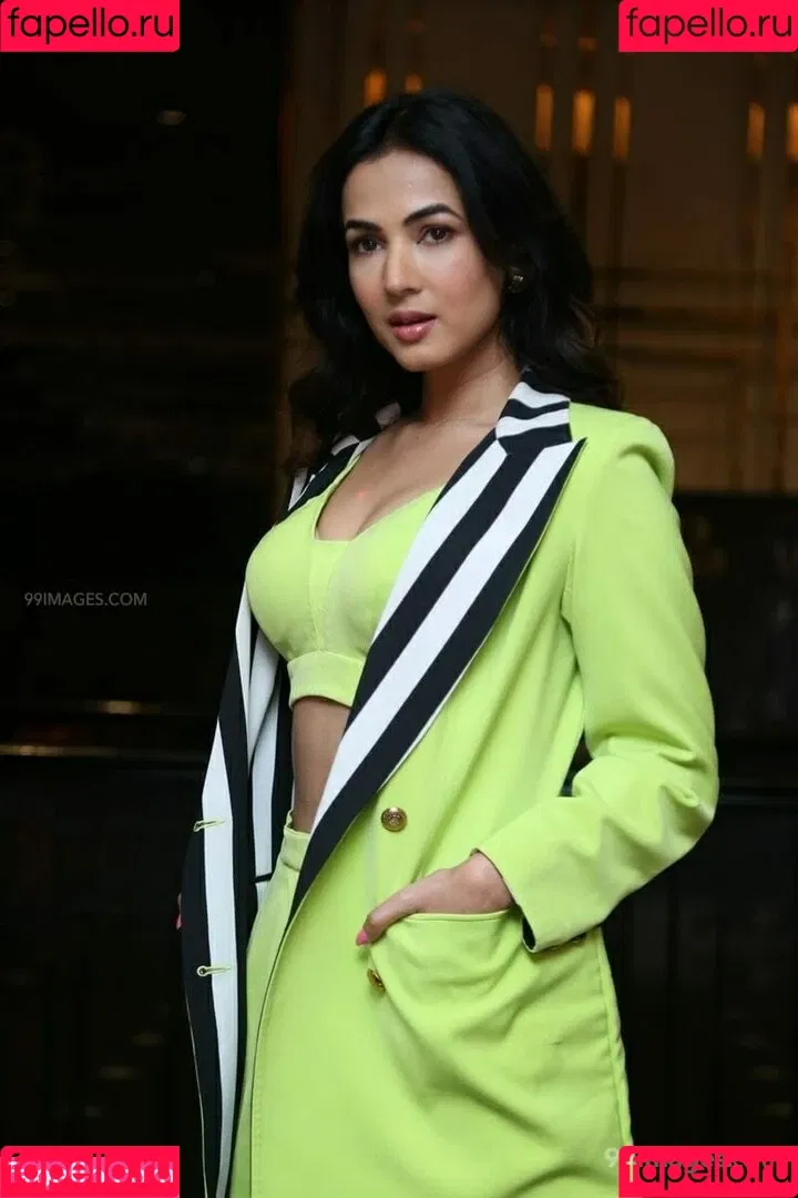 Sonal Chauhan Onlyfans Photo Gallery 