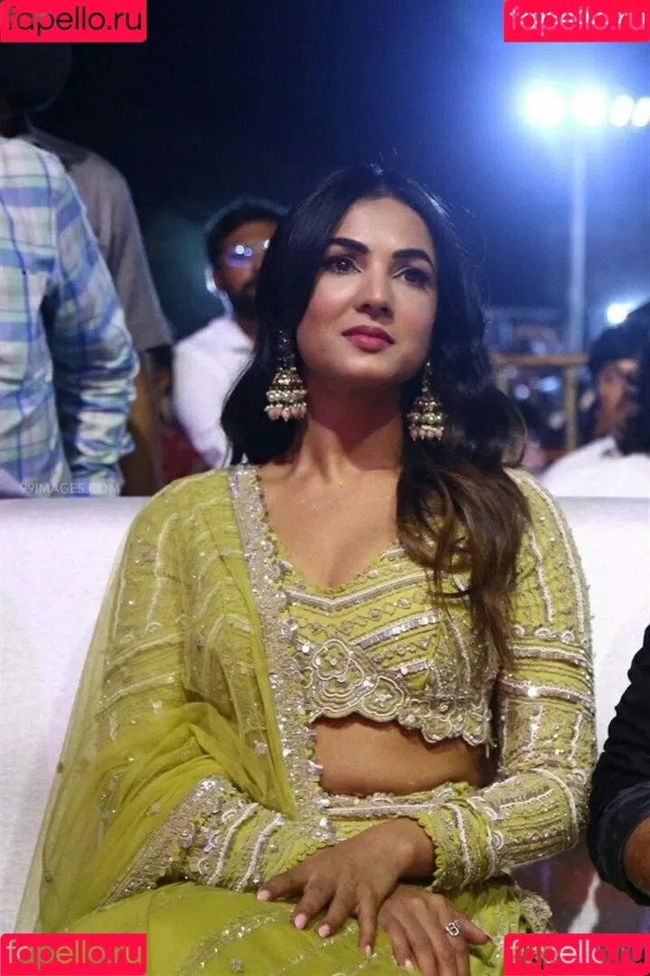 Sonal Chauhan Onlyfans Photo Gallery 