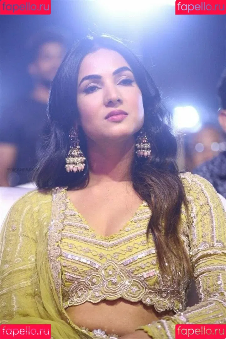 Sonal Chauhan Onlyfans Photo Gallery 