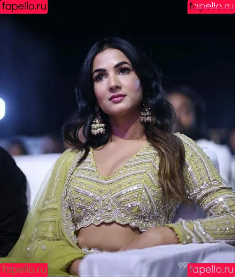 Sonal Chauhan Onlyfans Photo Gallery 