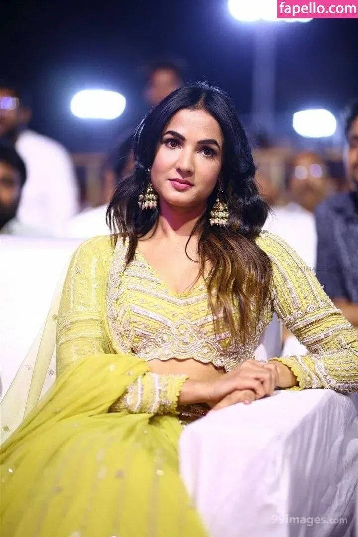 Sonal Chauhan Onlyfans Photo Gallery 