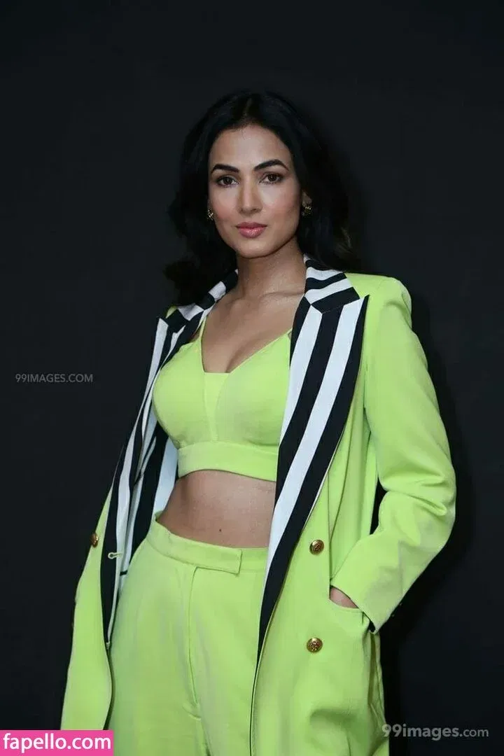 Sonal Chauhan Onlyfans Photo Gallery 