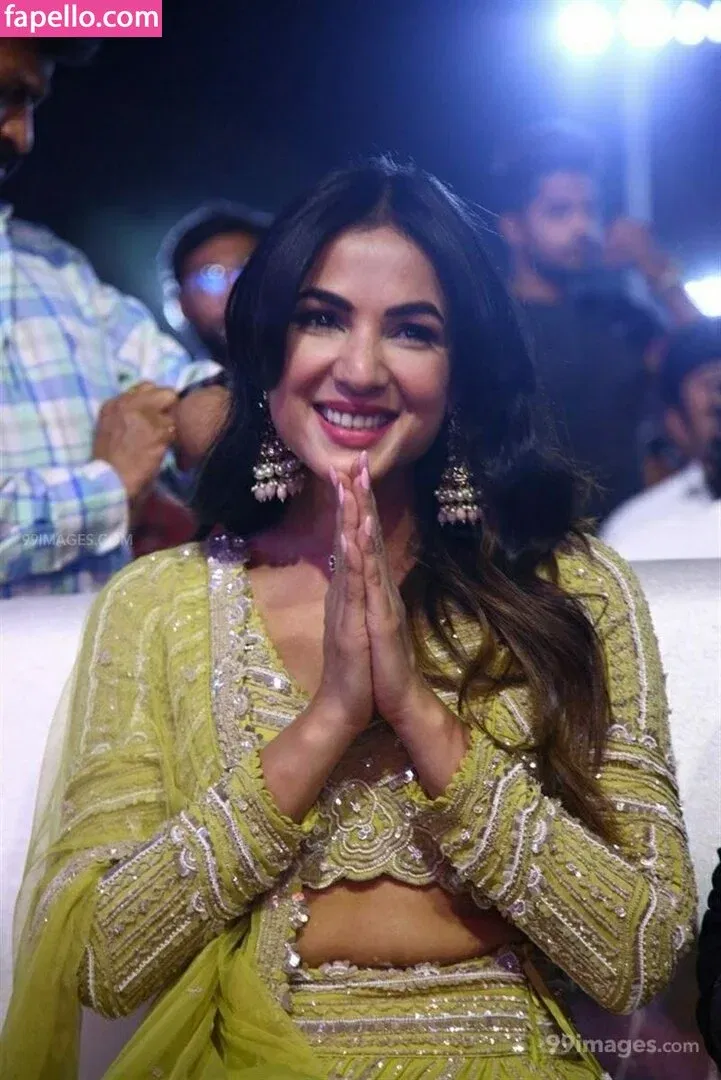 Sonal Chauhan Onlyfans Photo Gallery 