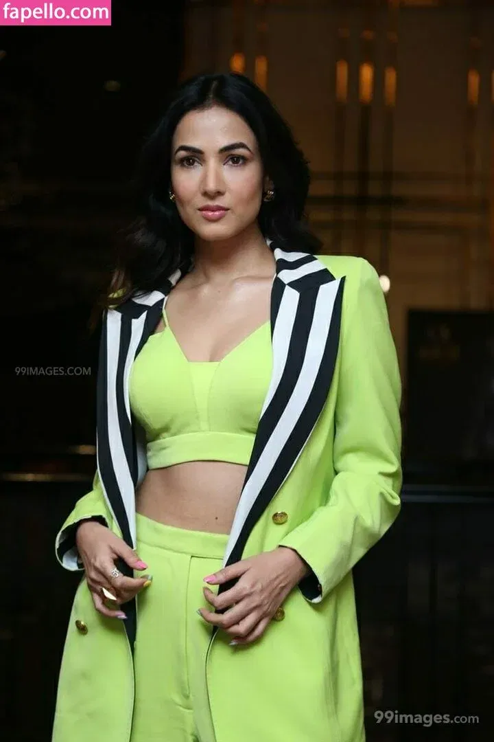 Sonal Chauhan Onlyfans Photo Gallery 
