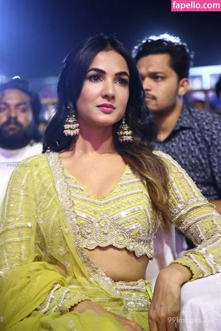 Sonal Chauhan Onlyfans Photo Gallery 