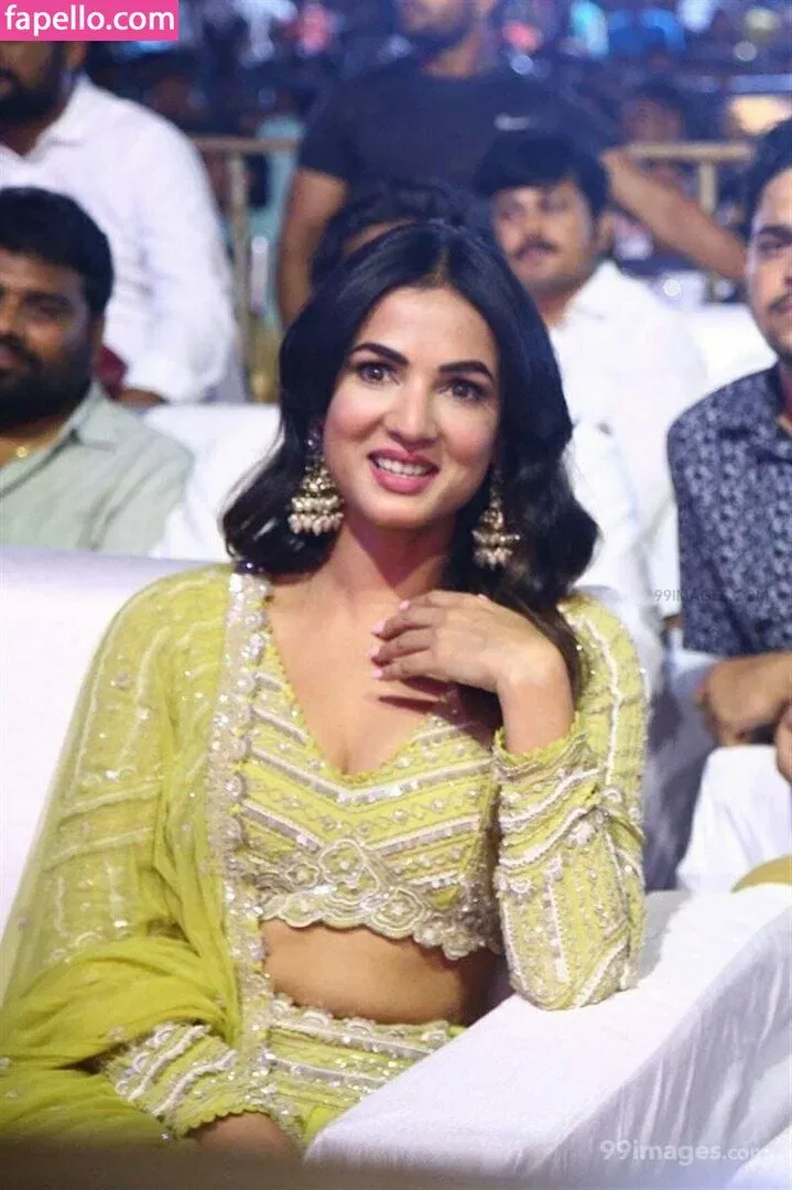 Sonal Chauhan Onlyfans Photo Gallery 