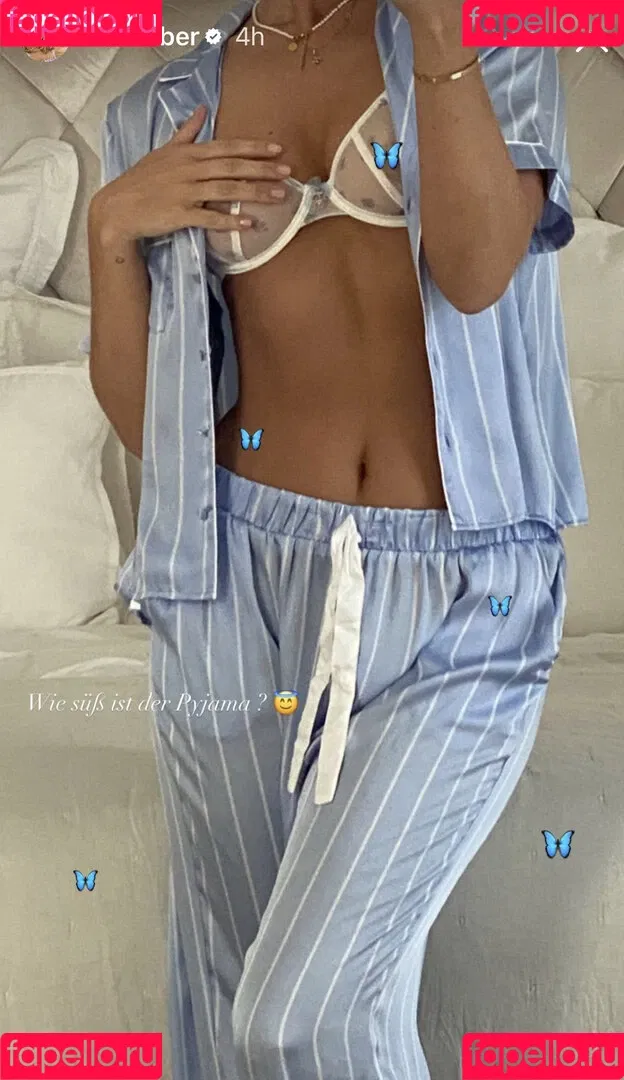 Liz Kaeber Onlyfans Photo Gallery 