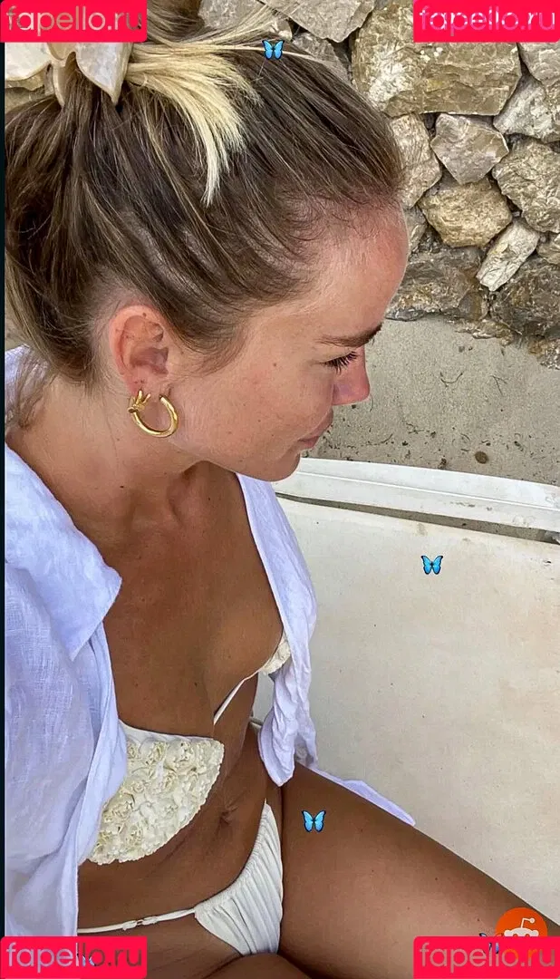 Liz Kaeber Onlyfans Photo Gallery 