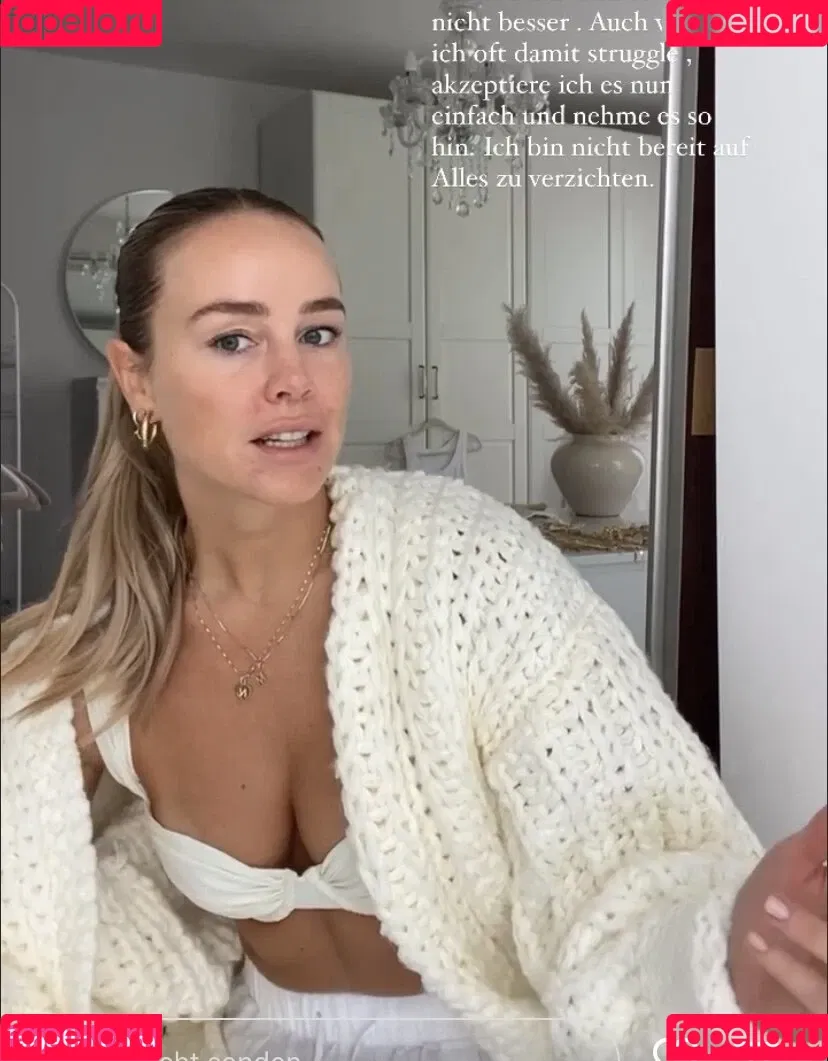 Liz Kaeber Onlyfans Photo Gallery 