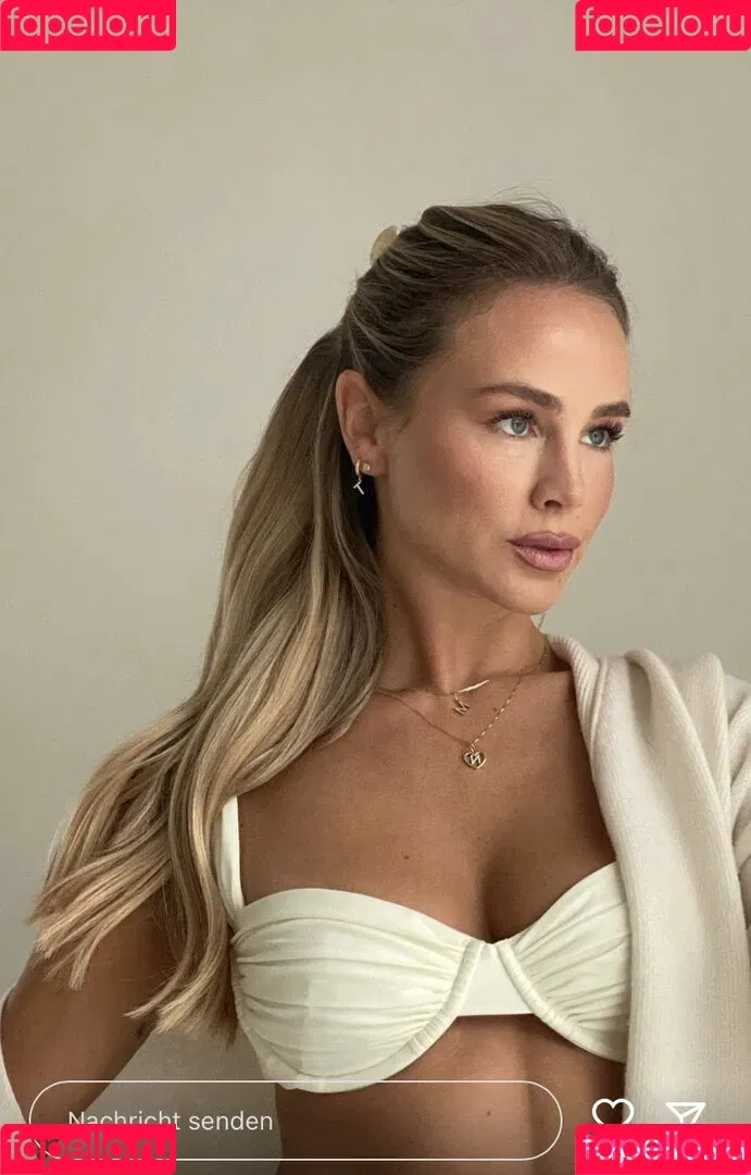 Liz Kaeber Onlyfans Photo Gallery 