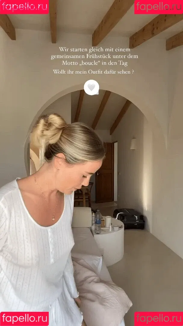 Liz Kaeber Onlyfans Photo Gallery 