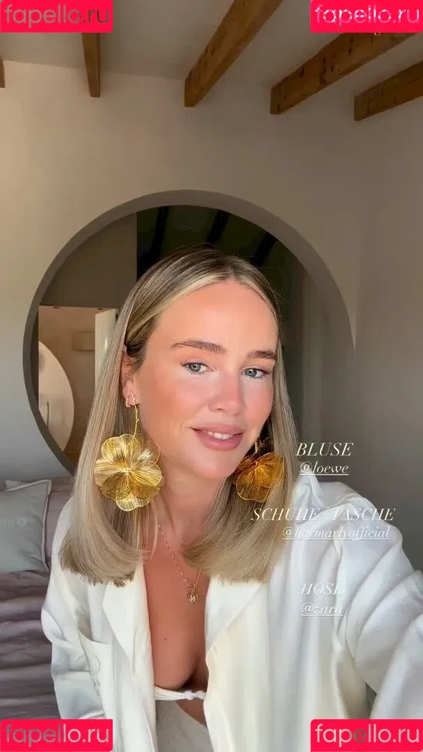 Liz Kaeber Onlyfans Photo Gallery 