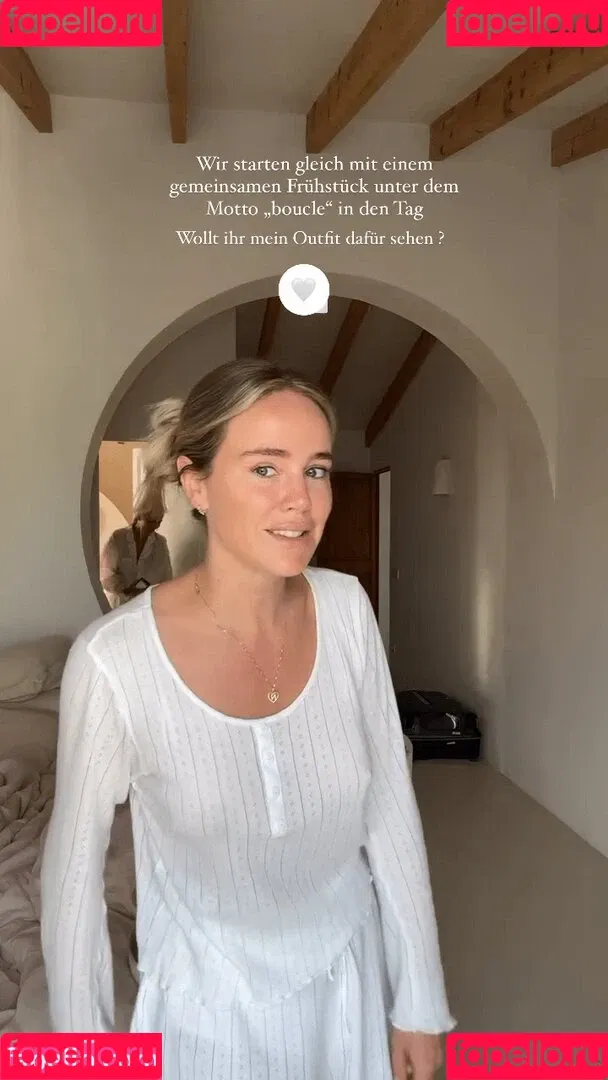 Liz Kaeber Onlyfans Photo Gallery 