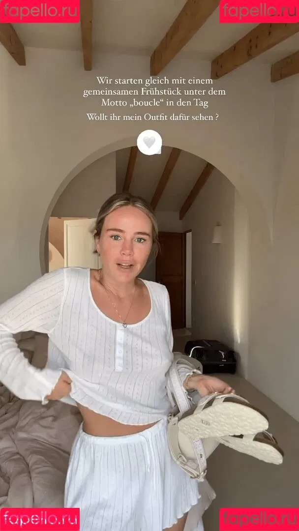 Liz Kaeber Onlyfans Photo Gallery 