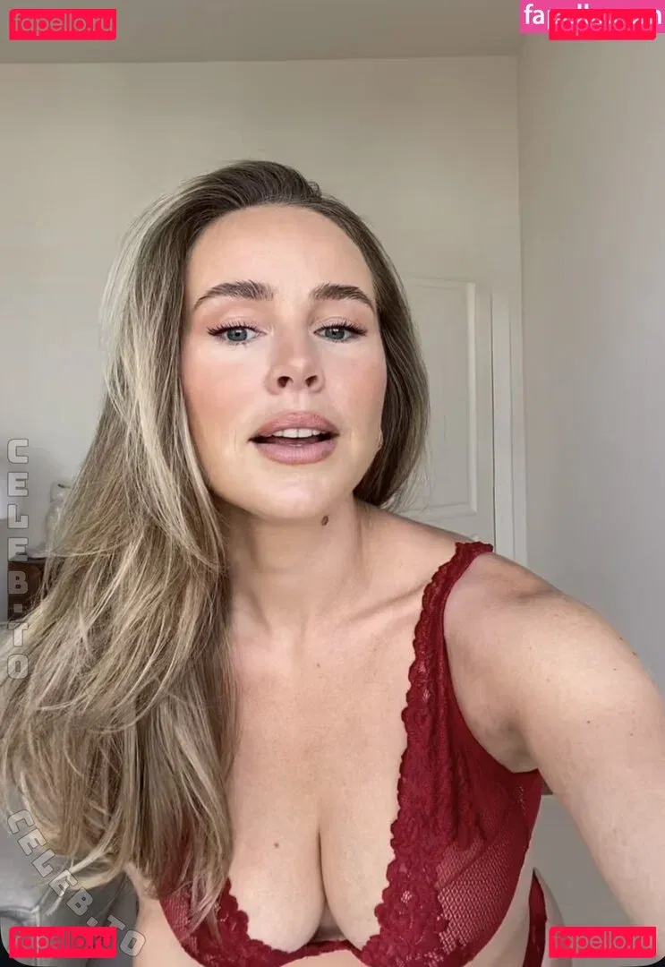 Liz Kaeber Onlyfans Photo Gallery 