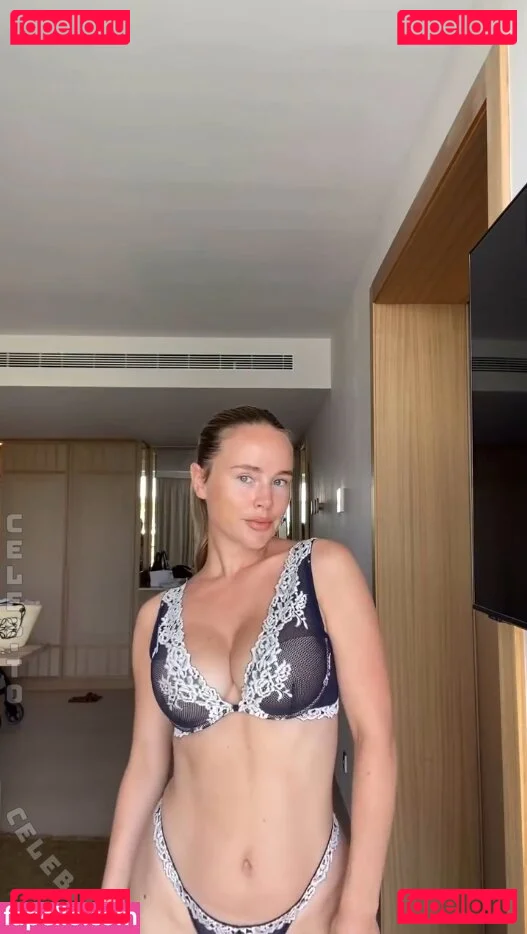 Liz Kaeber Onlyfans Photo Gallery 