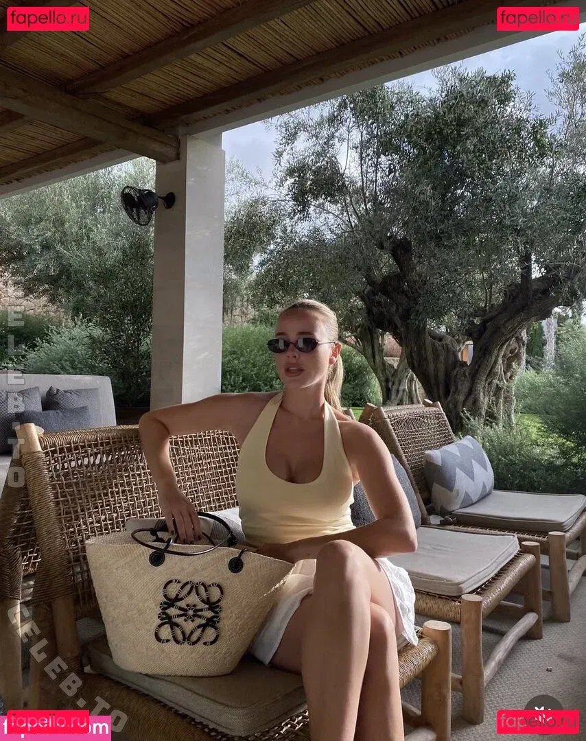 Liz Kaeber Onlyfans Photo Gallery 