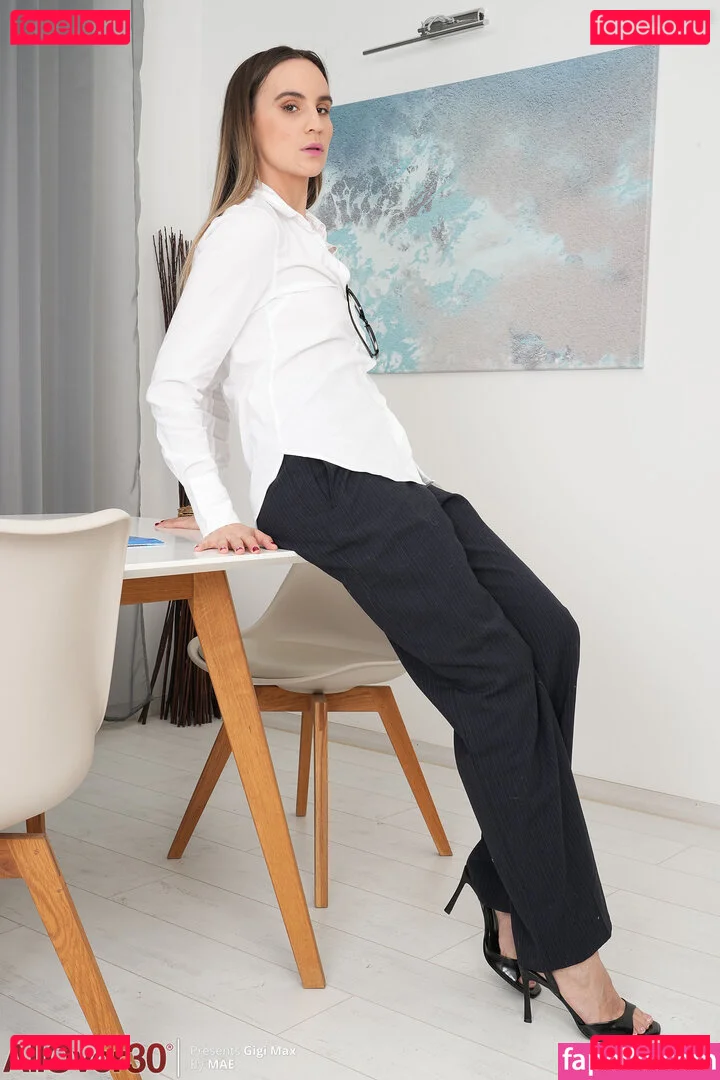 All over 30 Onlyfans Photo Gallery 