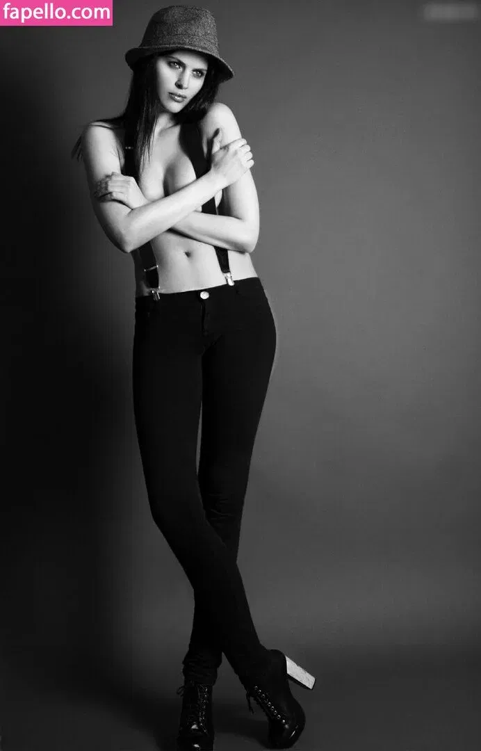 Hana Nitsche Onlyfans Photo Gallery 