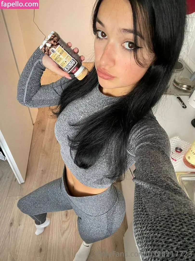 steph_18y.o Onlyfans Photo Gallery 