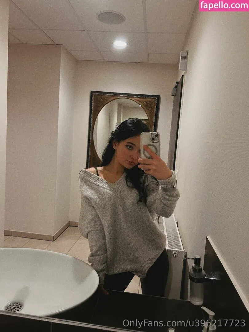 steph_18y.o Onlyfans Photo Gallery 