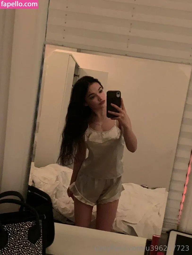 steph_18y.o Onlyfans Photo Gallery 