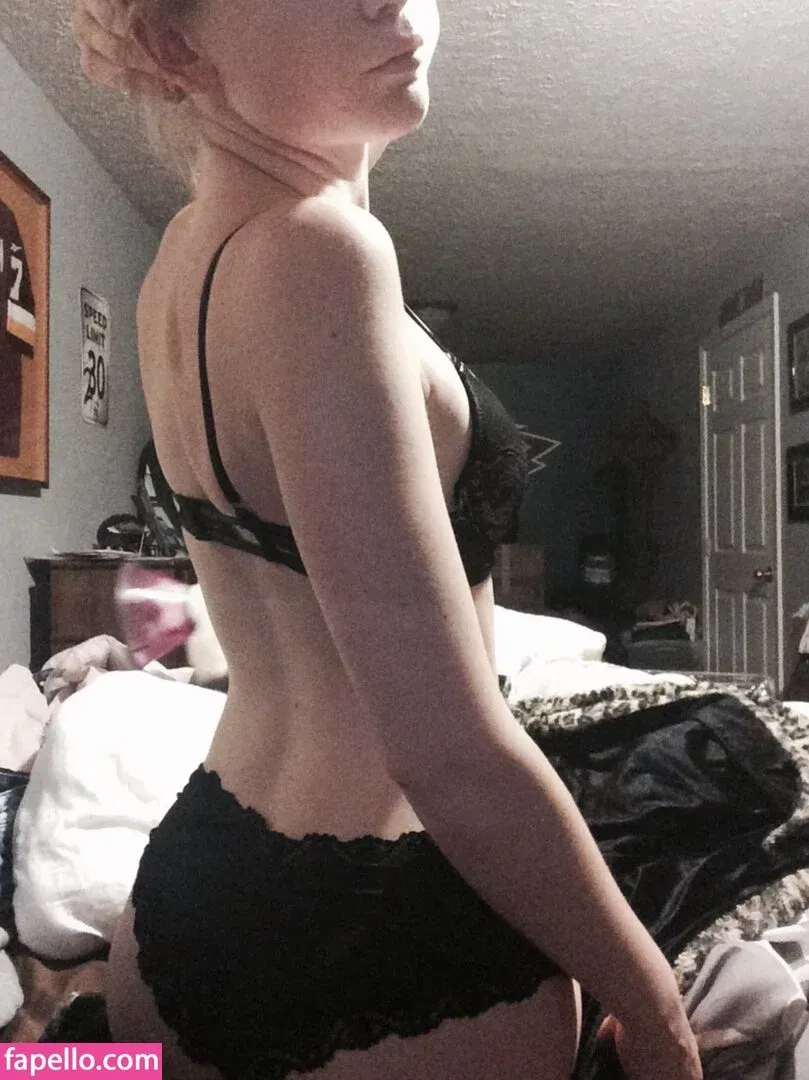 Slut4Werewolves Onlyfans Photo Gallery 