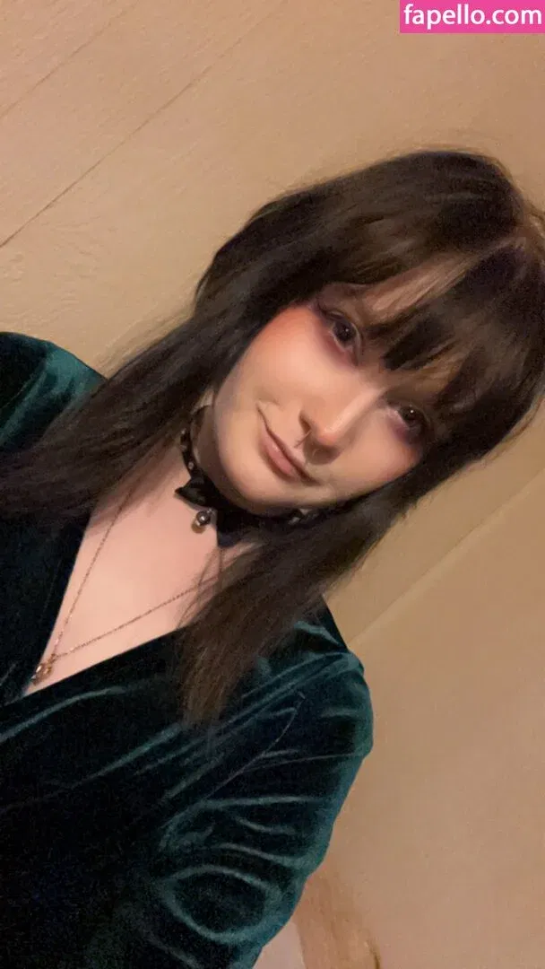 Slut4Werewolves Onlyfans Photo Gallery 