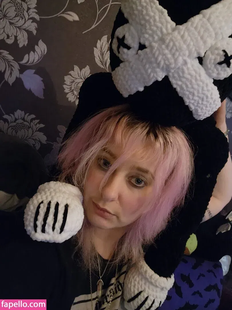 Slut4Werewolves Onlyfans Photo Gallery 