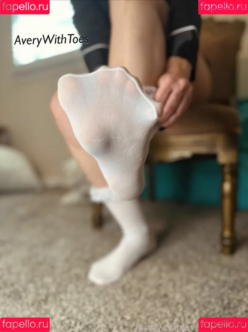 averywithtoes Onlyfans Photo Gallery 