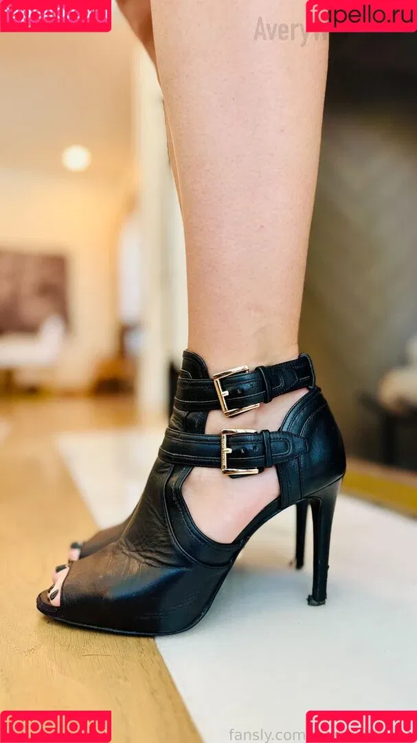 averywithtoes Onlyfans Photo Gallery 