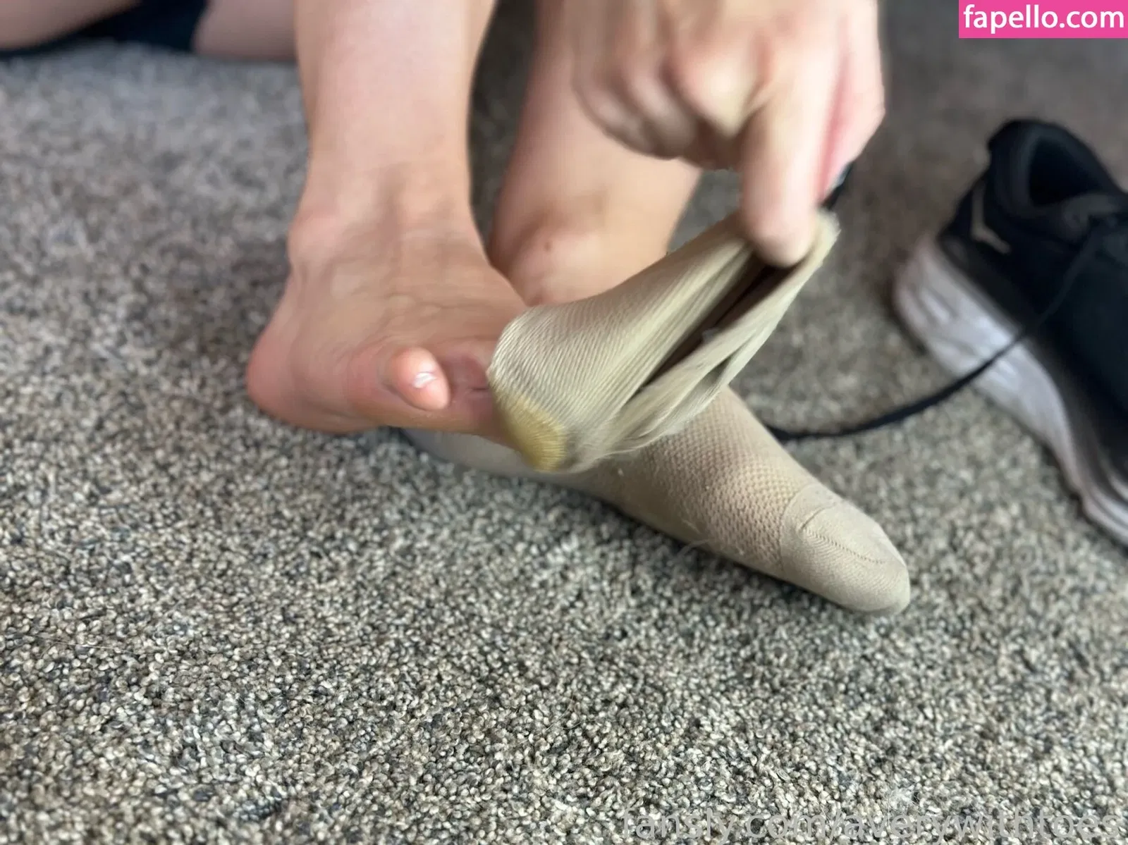 averywithtoes Onlyfans Photo Gallery 