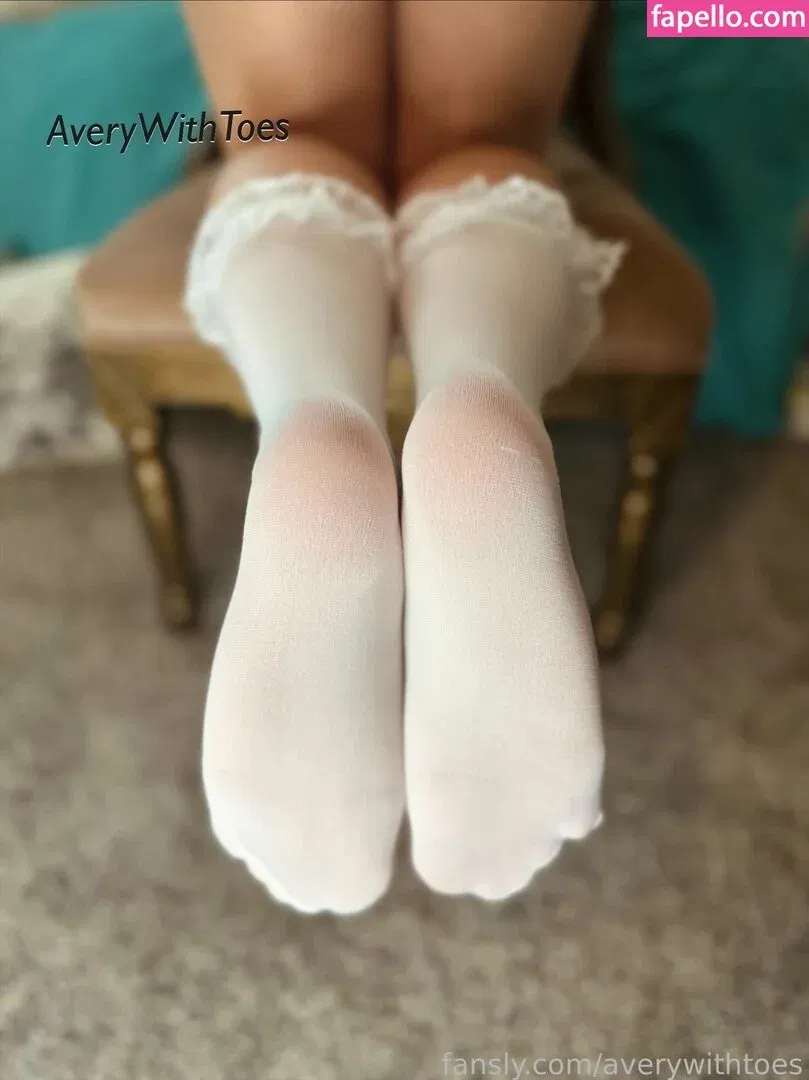 averywithtoes Onlyfans Photo Gallery 