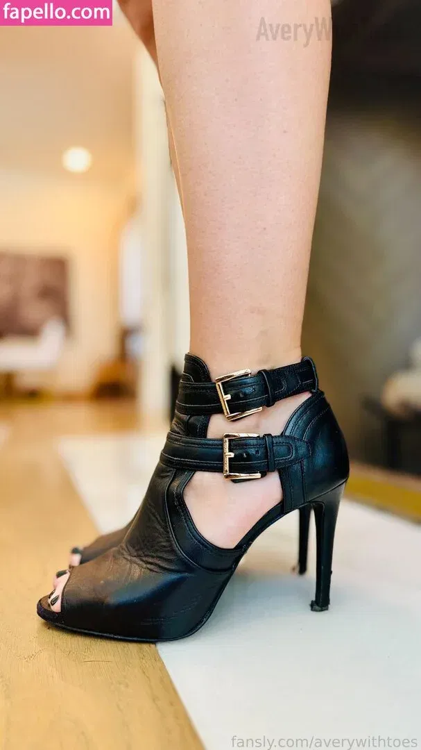 averywithtoes Onlyfans Photo Gallery 