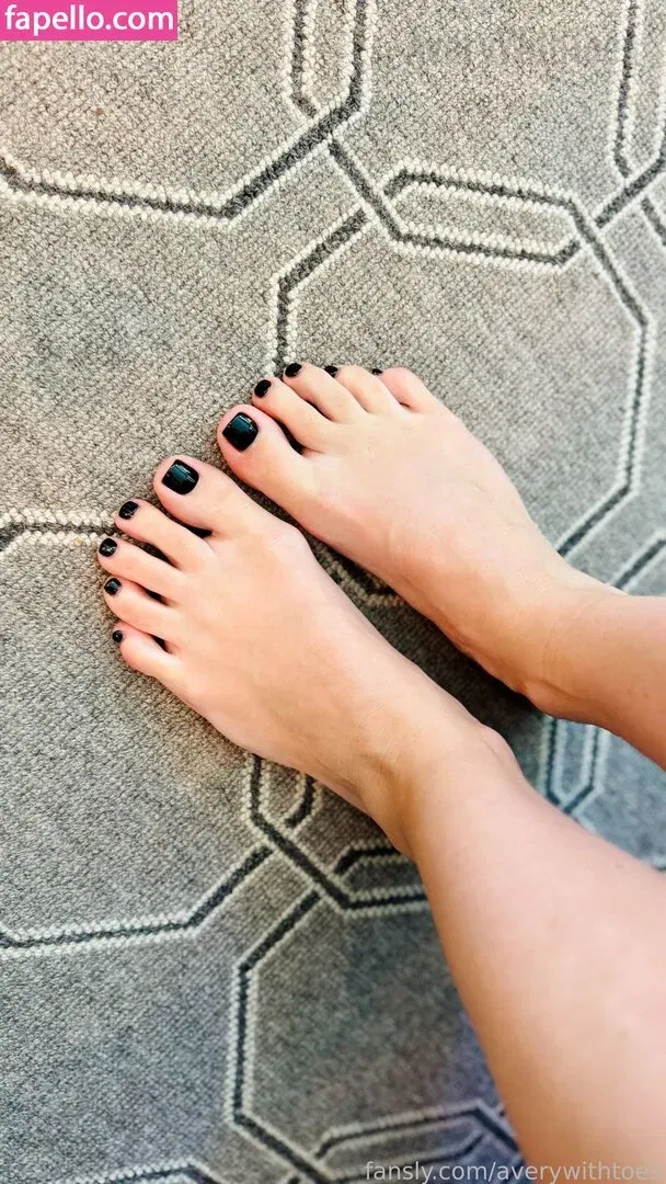 averywithtoes Onlyfans Photo Gallery 