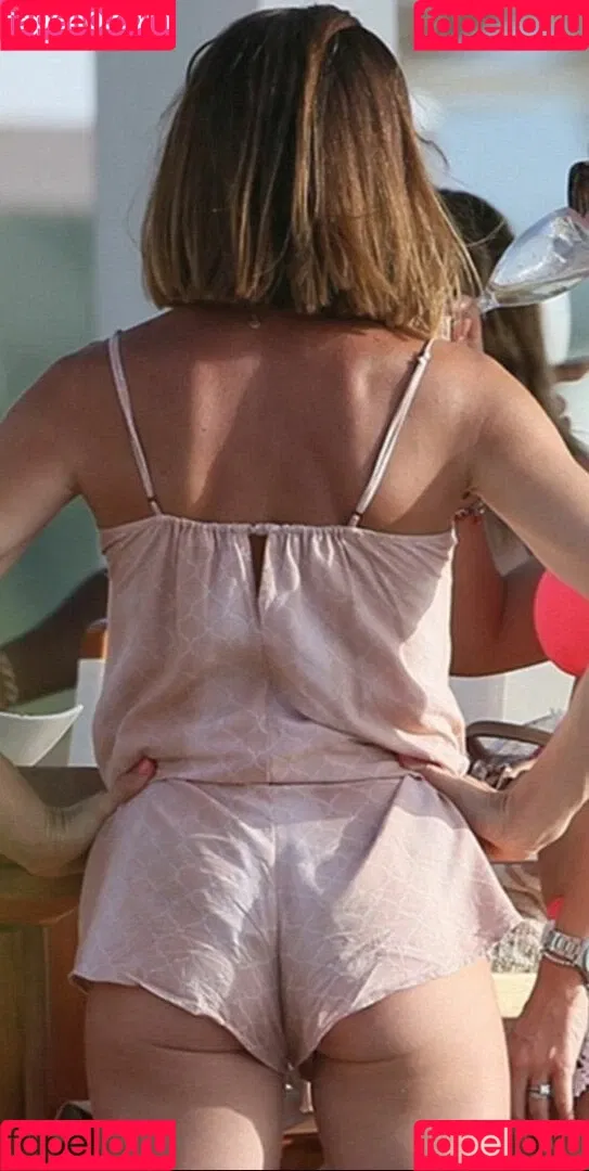 Natalie Pinkham Onlyfans Photo Gallery 