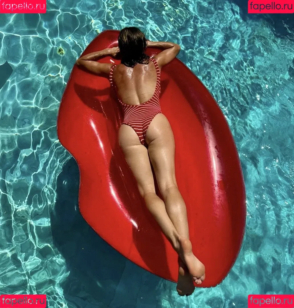Natalie Pinkham Onlyfans Photo Gallery 