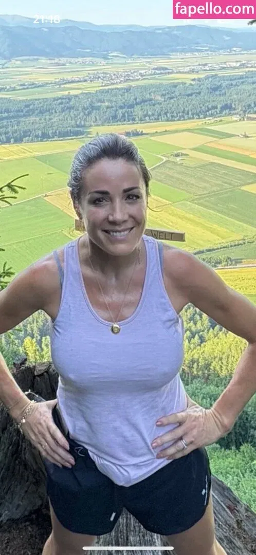 Natalie Pinkham Onlyfans Photo Gallery 